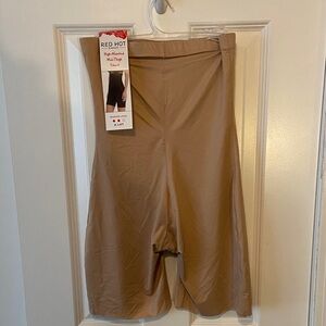 NWT SPANX Red Hot Shaping High Waist Mid thigh Short